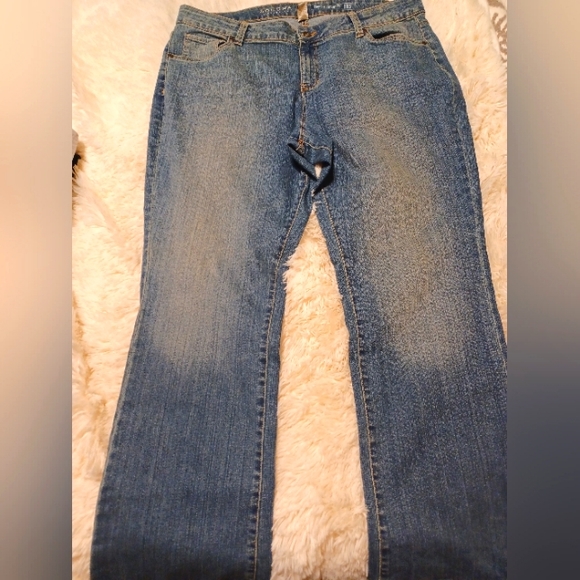 New Bootleg 18 S denim jeans. Classic fit. SIZE 18 - Picture 4 of 5